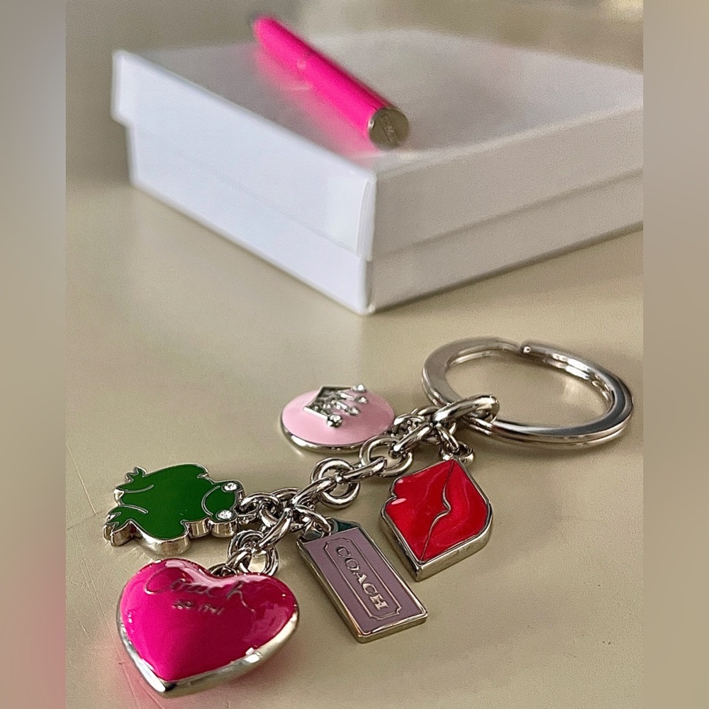 Coach 2 Pc Keychain/Bag Charm & Ink Pen New - Picture 10 of 10